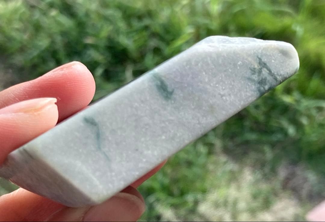 糸魚川翡翠（大きめ）１個