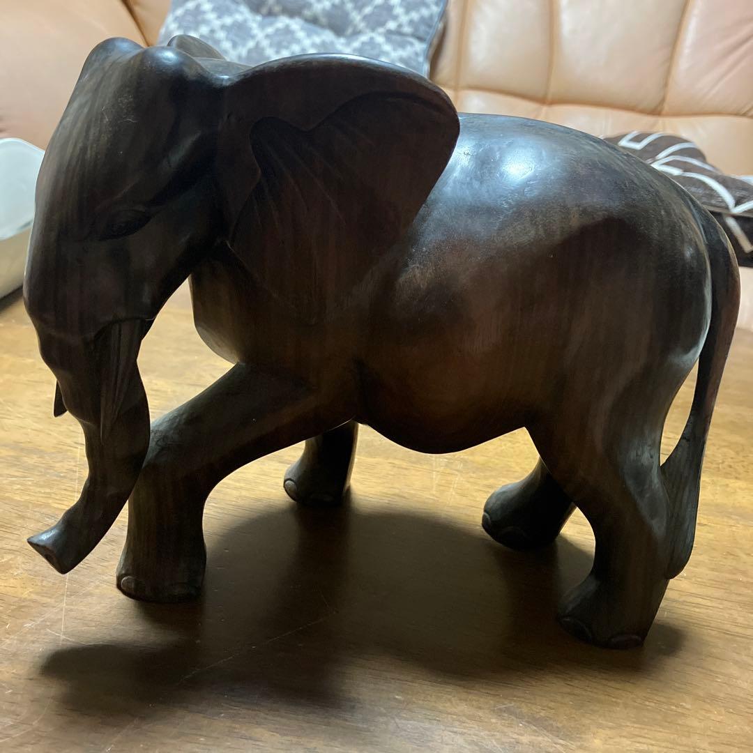 木製象の彫刻 ダークブラウン