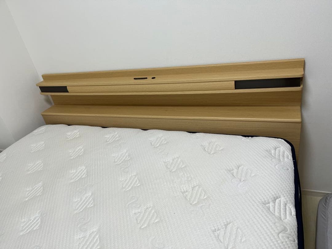 【送料込】ニトリ クイーンベッド 跳ね上げ収納＋マットレス付き OP300 NA