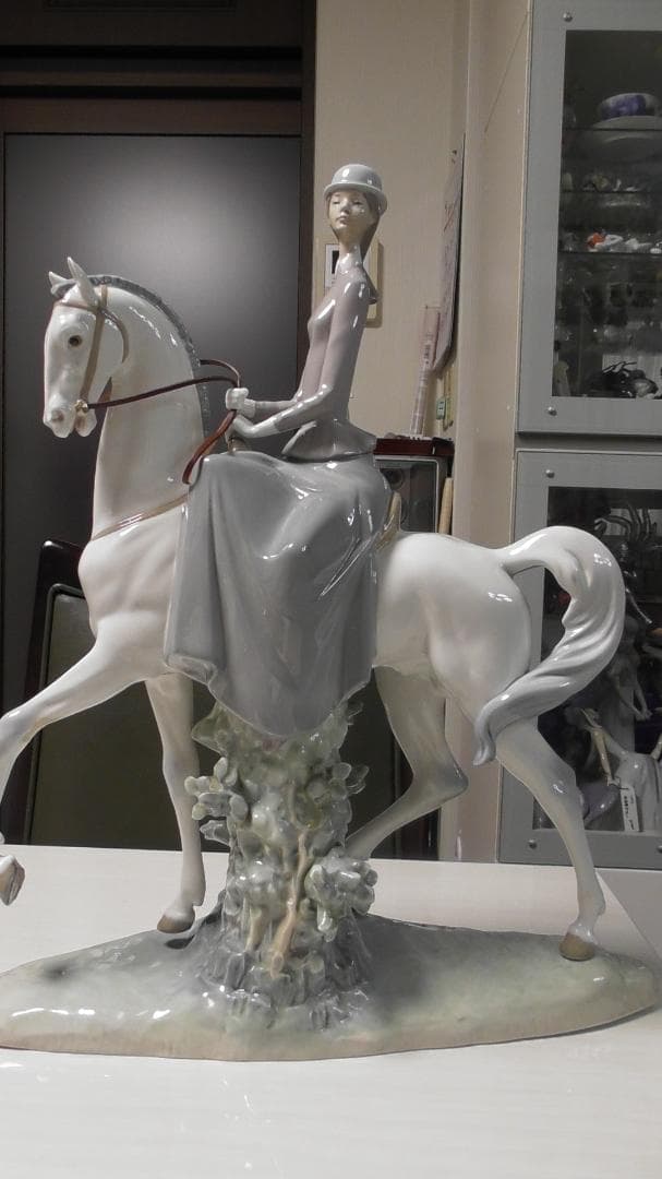 ヨシカネ　LLADRO　リヤドロ　【白い馬の少女】１6　リアドロ　L488