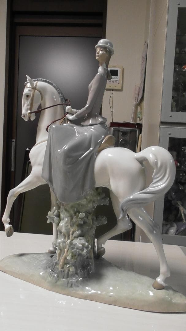 ヨシカネ　LLADRO　リヤドロ　【白い馬の少女】１6　リアドロ　L488
