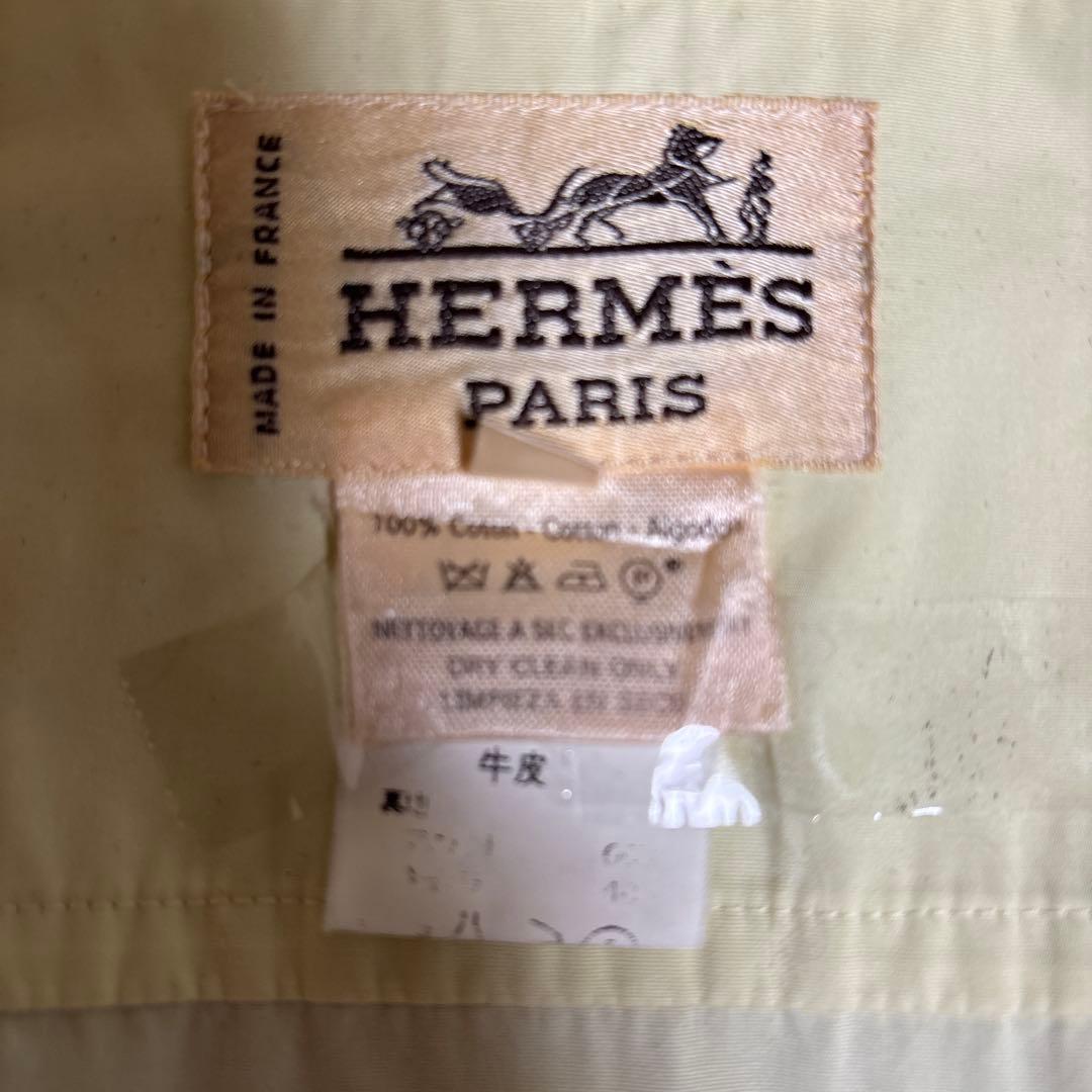 エルメス淡い黄色のトレンチコート