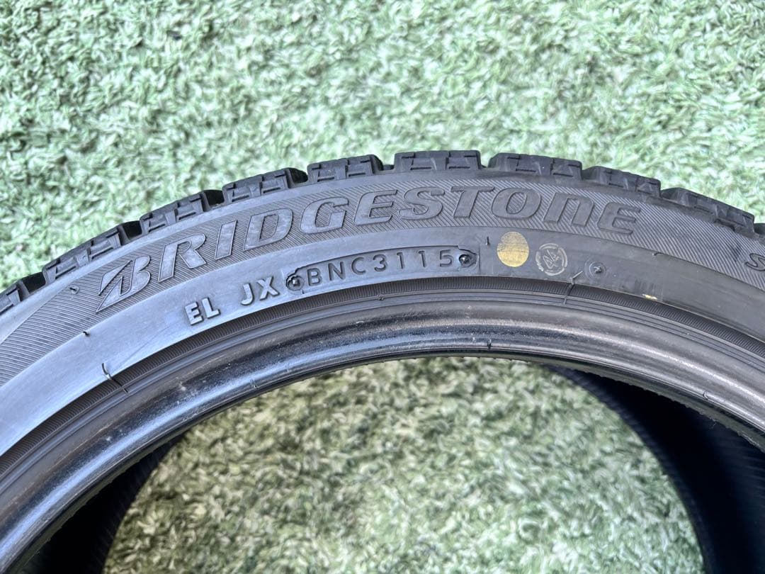 ブリヂストン BLIZZAK VRX スタッドレスタイヤ 245/40R18