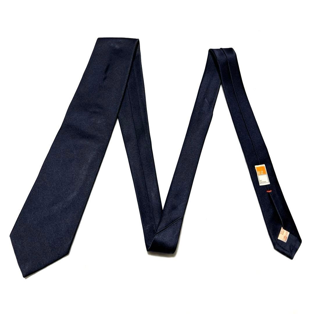 ZEGNA ゼニア　ネクタイ　濃紺　無地　光沢　肉厚　美品