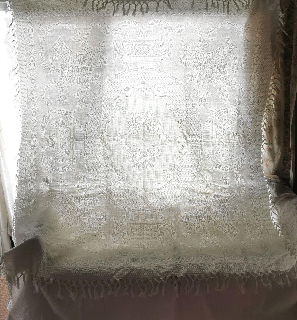アンティーク南仏 ピケドプロヴァンス メダイヨン＆花籠 交差フリンジ付スプレッド