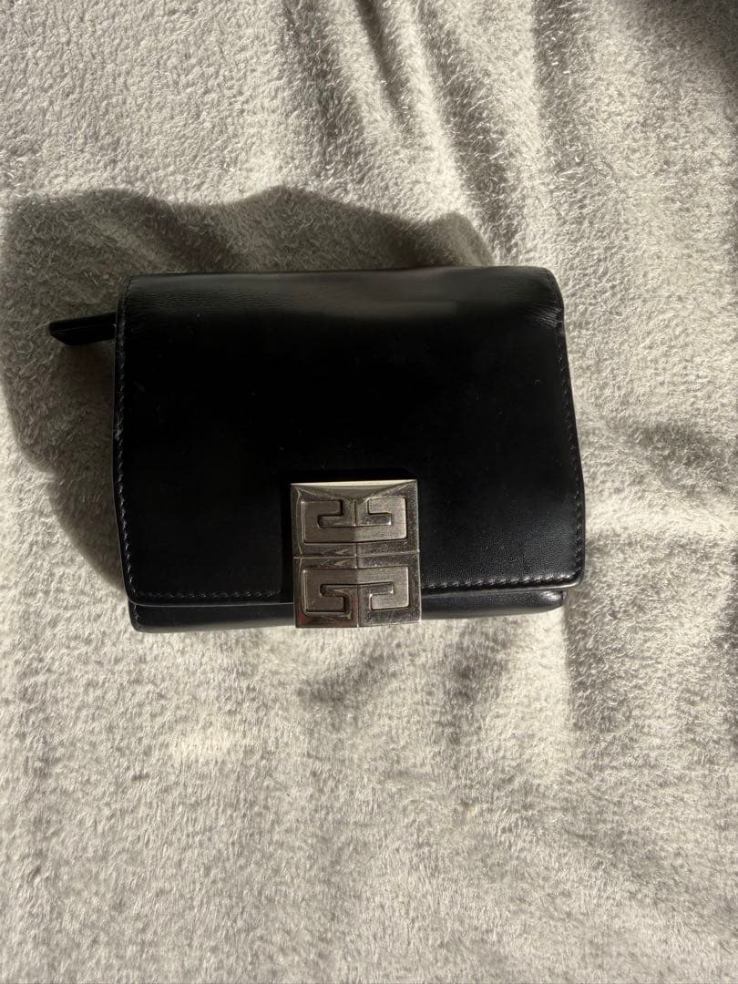 GIVENCHY イタリア製　財布