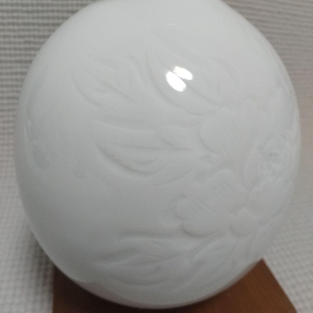 美し過ぎ〈牡丹彫の一輪挿し〉3.3万円/有田焼/白磁/中仙窯/中尾恭純/花器/壺