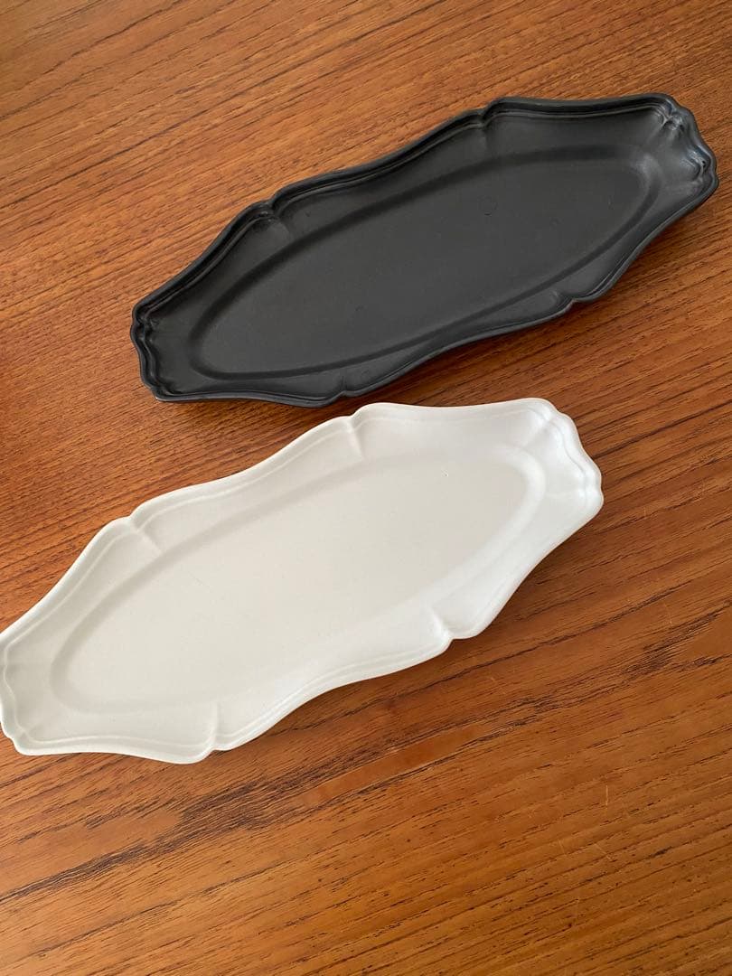 臼杵焼　オーバル型プレートセット（黒・白）　恵里