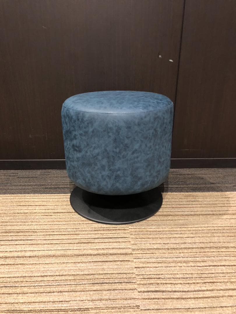 【福岡市限定】【展示品・未使用品】 レザースツール回転式 参考価格13,990円
