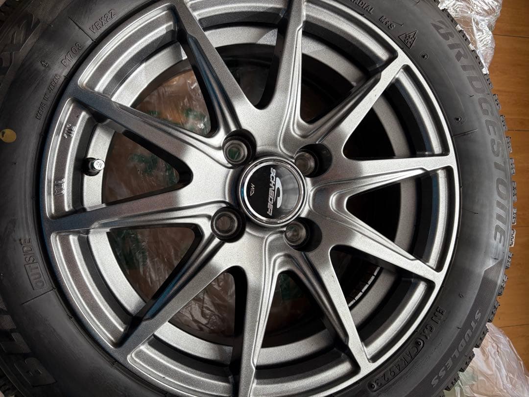 スタッドレスタイヤ　ホイール付き　ブリジストン　165/65R14