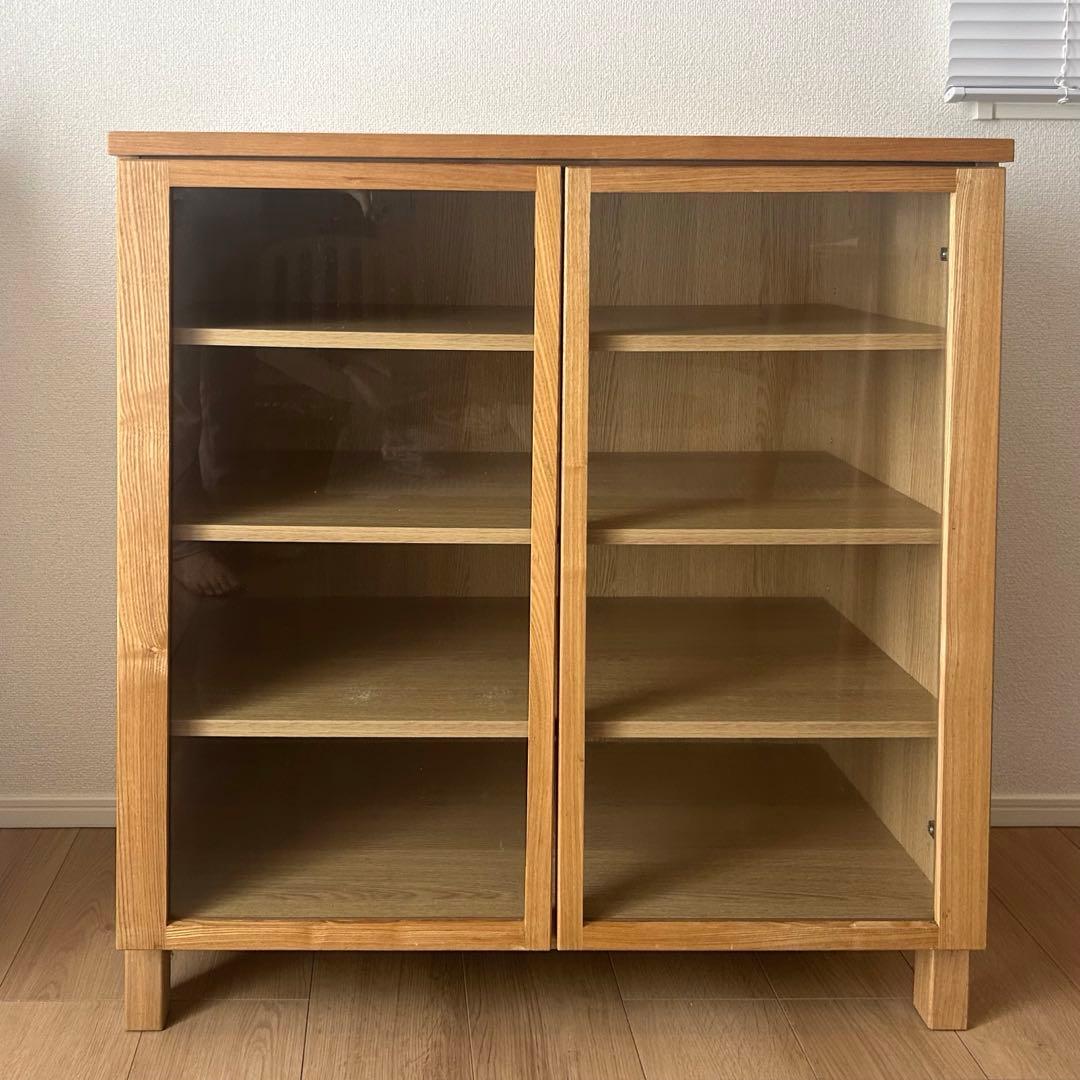 無印良品　脚付きガラス扉キャビネット