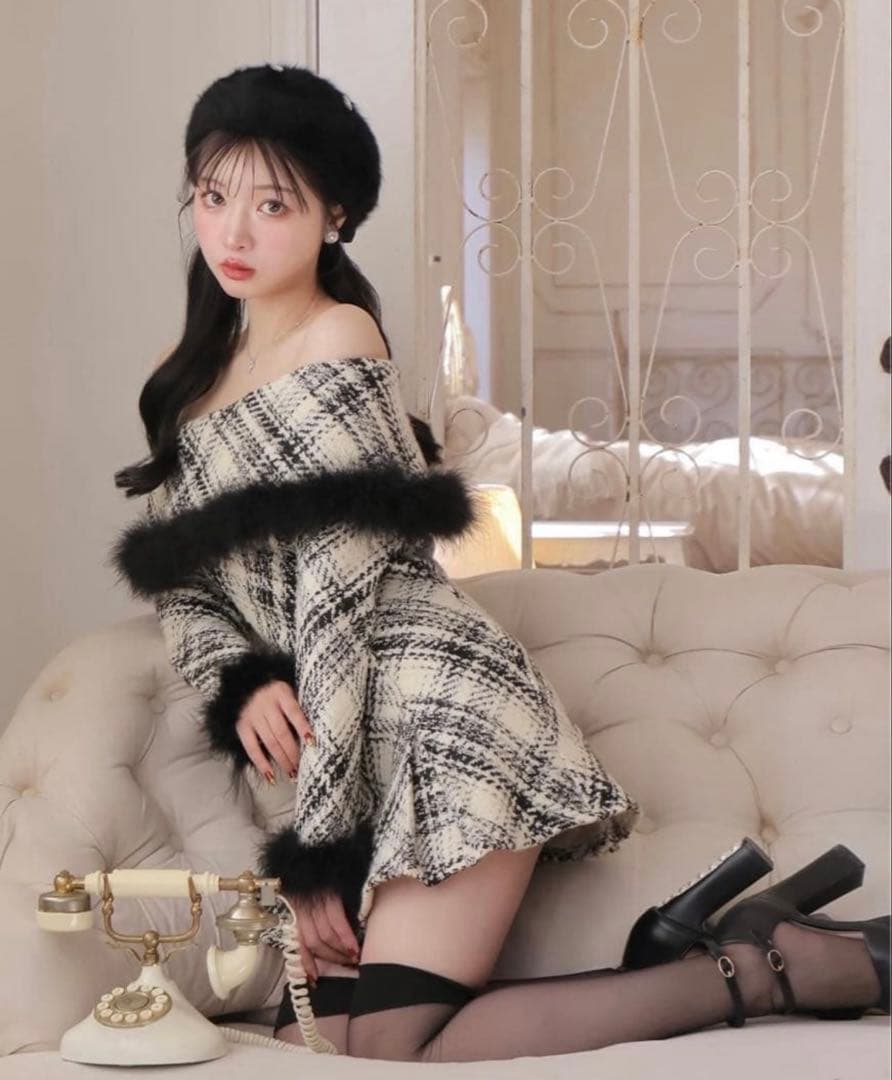 M me eme オフショルダーロービングチェックミニワンピース