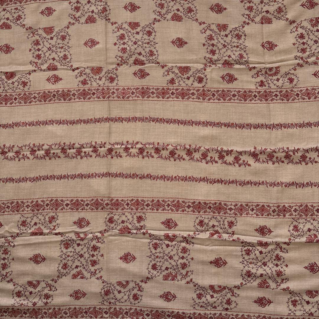 Cashuna大判ストール　小花柄　刺繍　カシューナ　King of wool