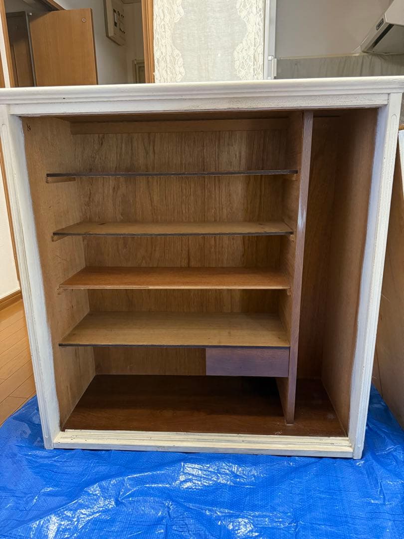 部屋置きにしたら結構いい　ブロカント　キャビネット