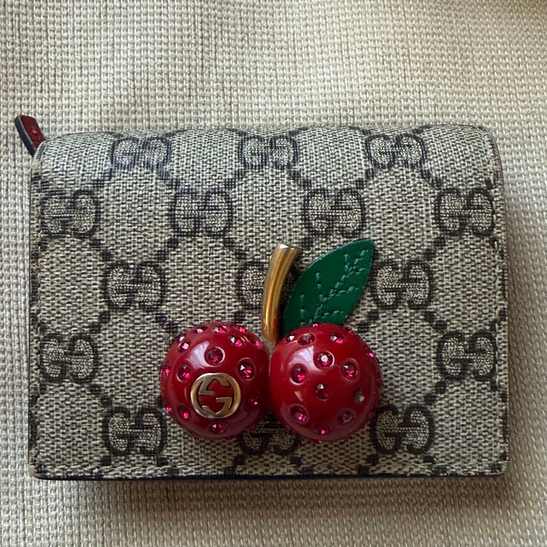 GUCCI 二つ折り財布 チェリー装飾