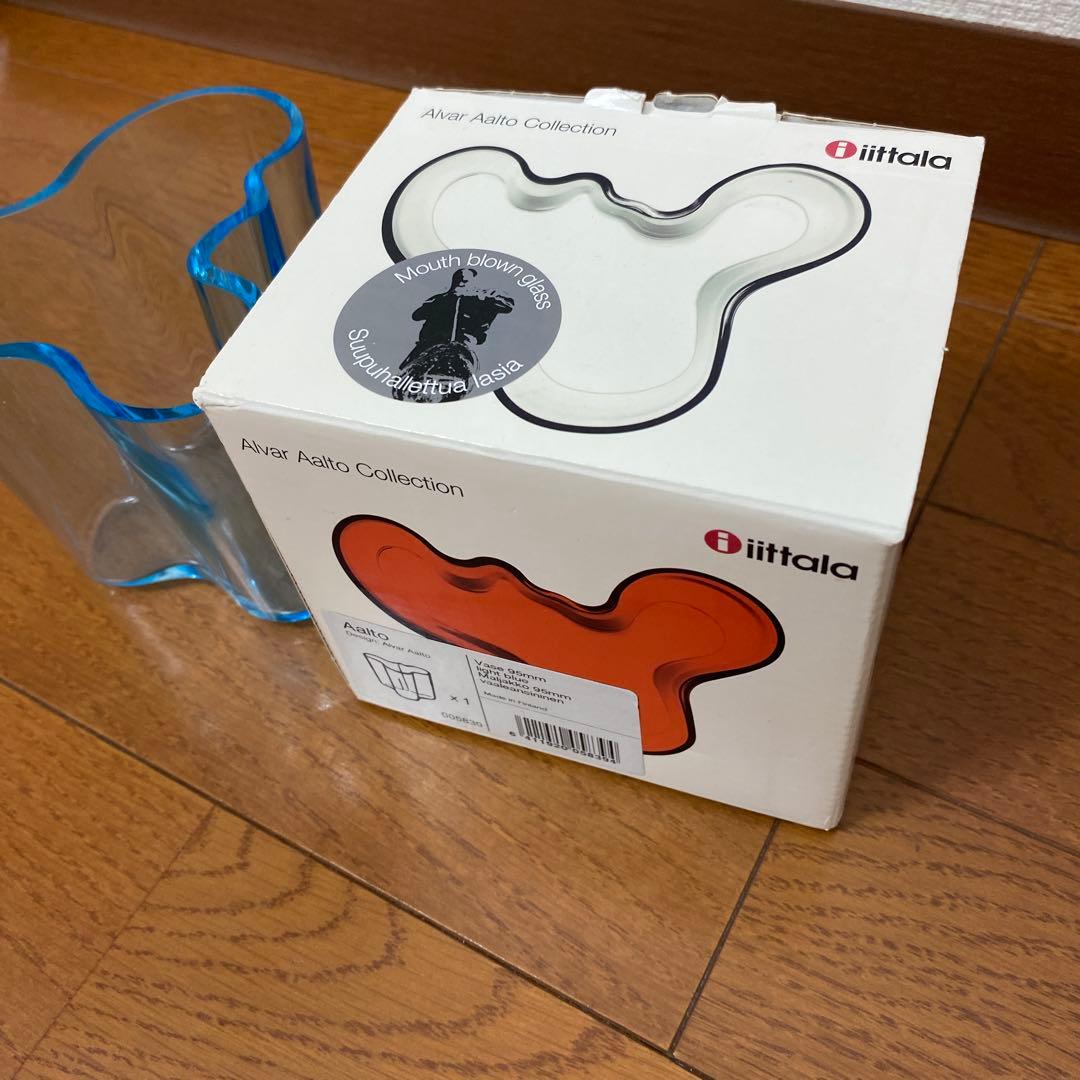  波状デザイン 花瓶 透明青