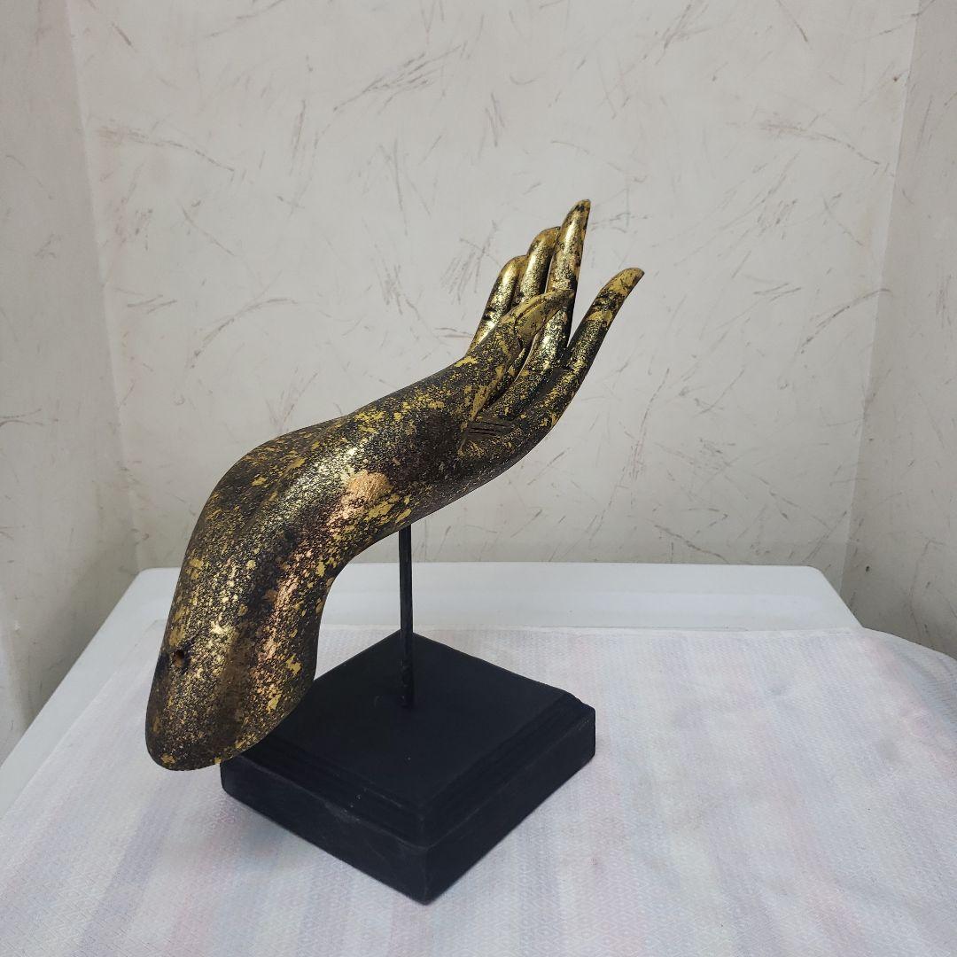 蔵出し特価　木製仏陀の黒と金の右手の形状の置物43×13×13水平置可　670g