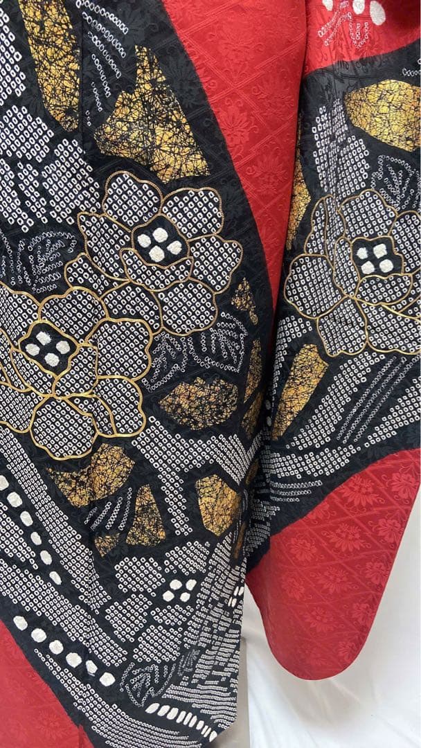 牡丹 絞り 金彩 黒 正絹　振袖 成人式　振袖3点セッQR