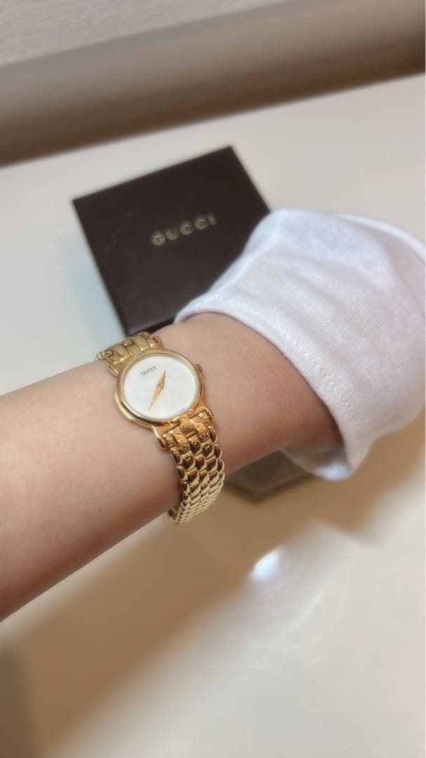 GUCCI ゴールド アナログ腕時計