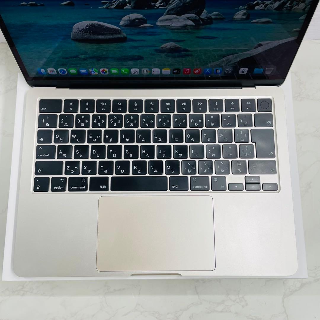 美品 MacBook Air 2022 M2 8GB 256GB WW7987