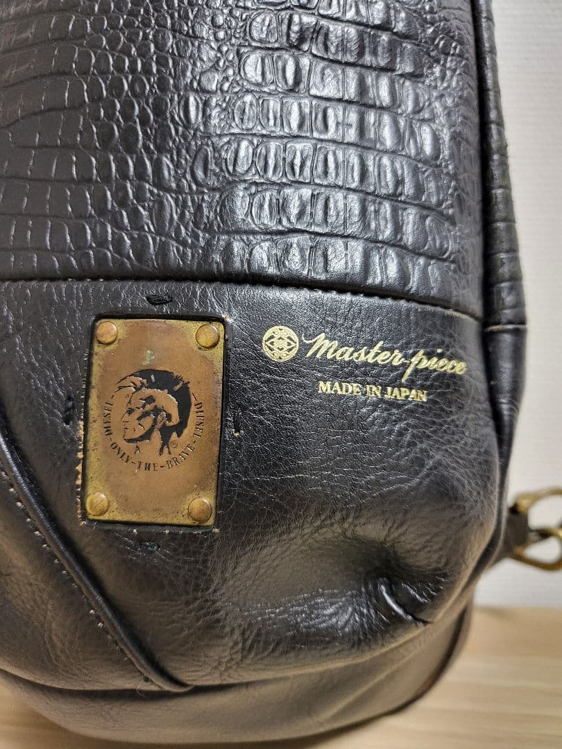 ディーゼル Masterpiece クロコダイル柄ボディーバッグ