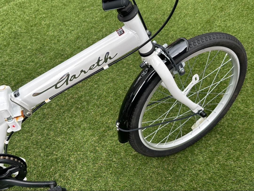 2025年　新品同様　折り畳み自転車　白　ホワイト　綺麗　美品　車載可能　大阪