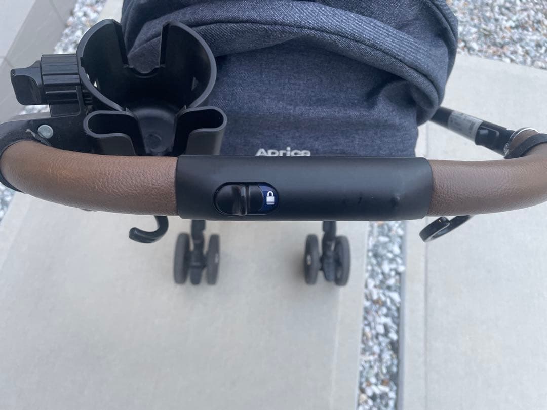 Aprica ラクーナクッションフリー ベビーカー ネイビー レザー　価格交渉可