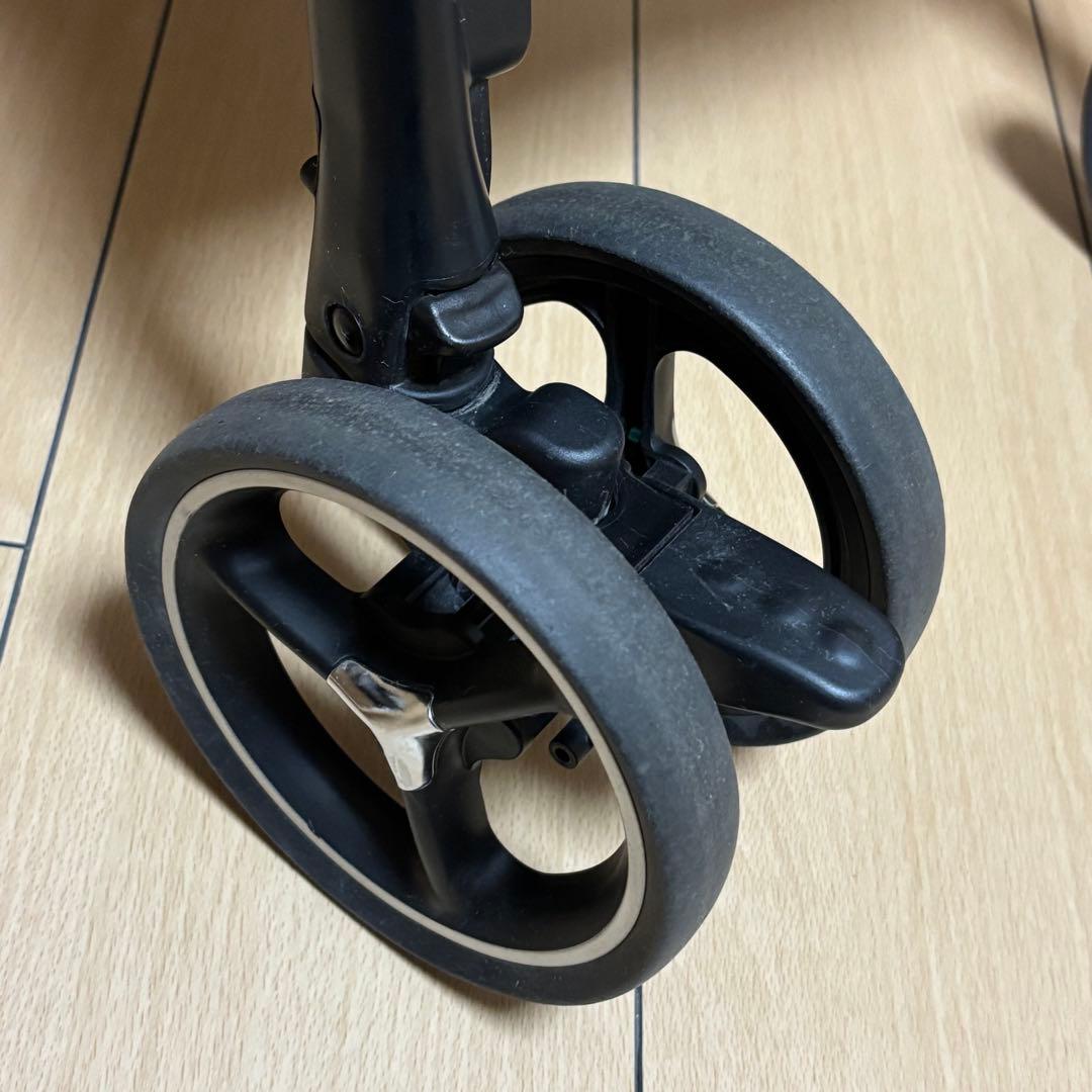 【美品】アップリカ ラクーナビッテクッション 2022年モデル アカホン限定