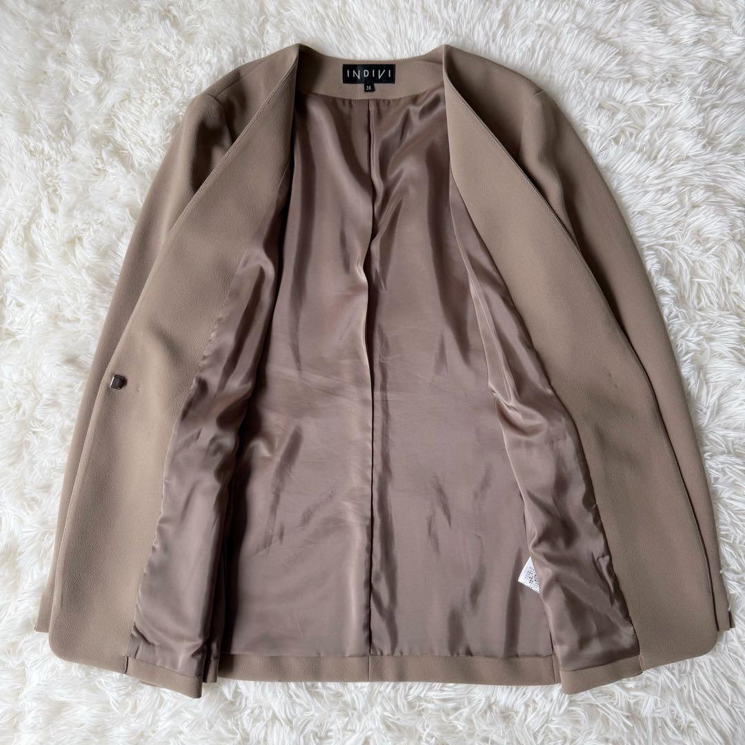美品 現行 洗える インディヴィ ノーカラー スーツセットアップ ベージュ 38