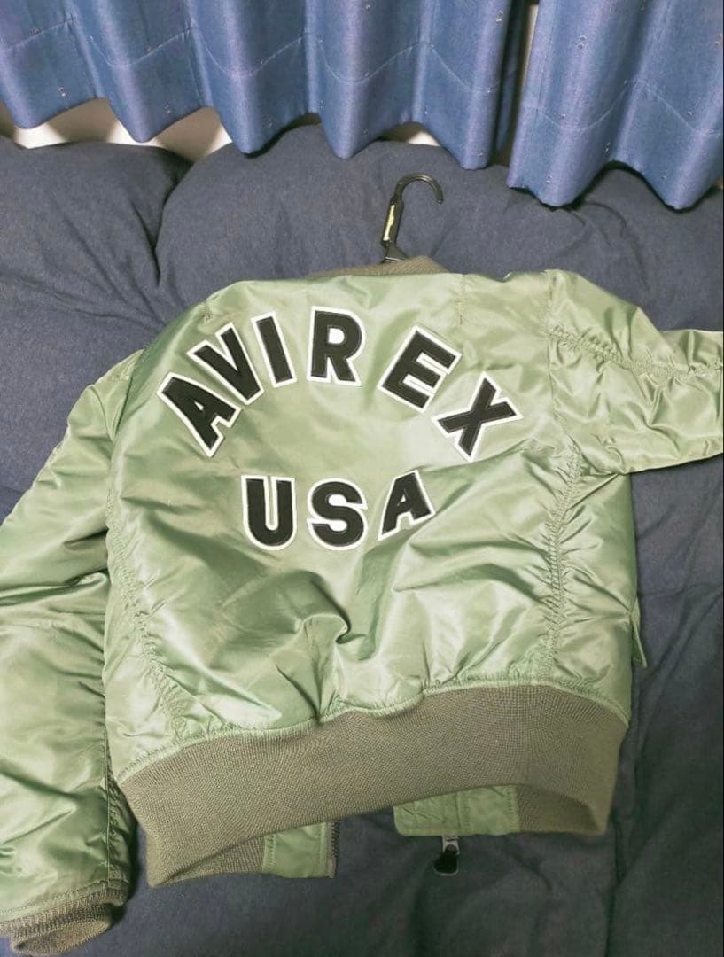 牛乳、AVIREX MA-1 フライトジャケット オリーブグリーン