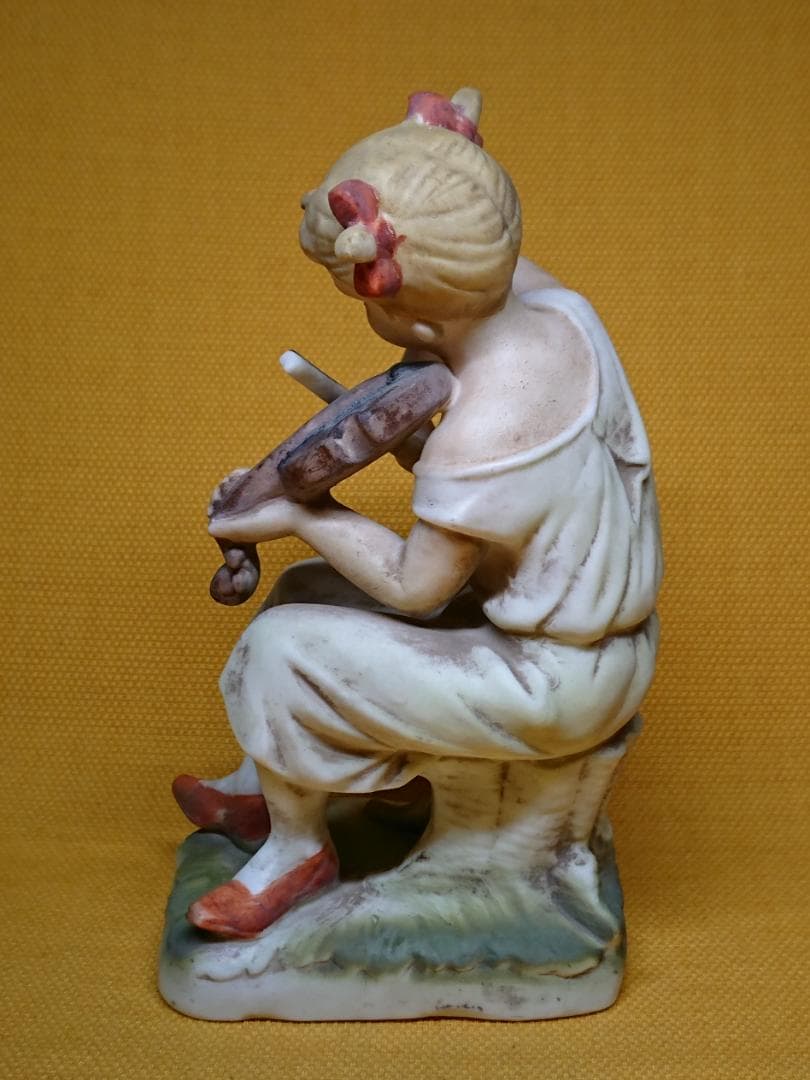 人形　バイオリン　陶器　オブジェ　置物　インテリア　工芸品　美術品　A2554