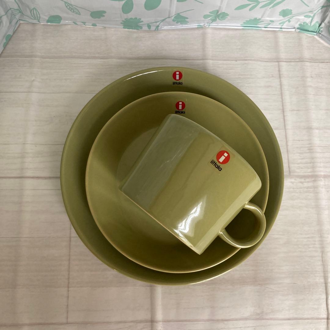 未使用　 TEEMA オリーブグリーン　カップ＆ソーサー　プレート