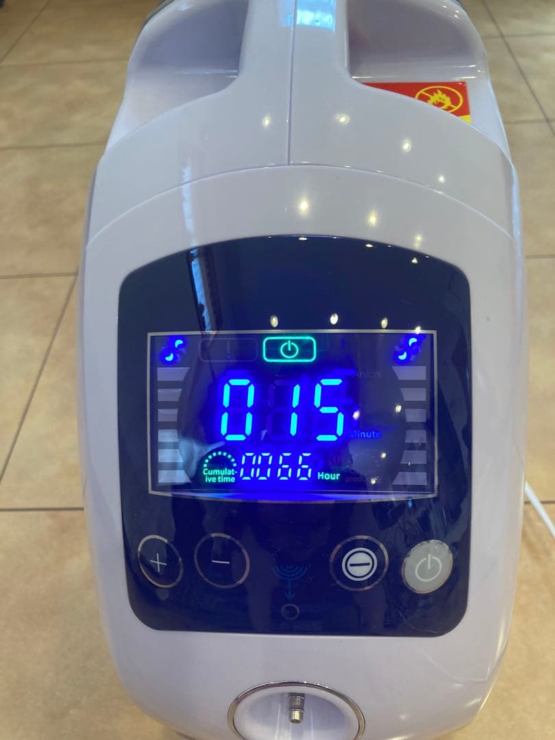 ペット用酸素濃縮器 クリーム色