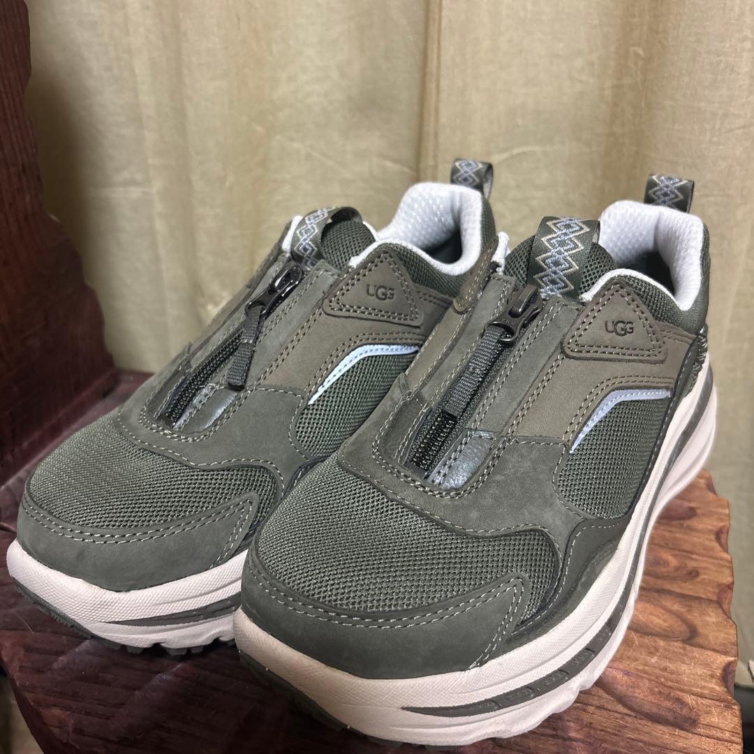 UGG スニーカー　厚底　カーキ