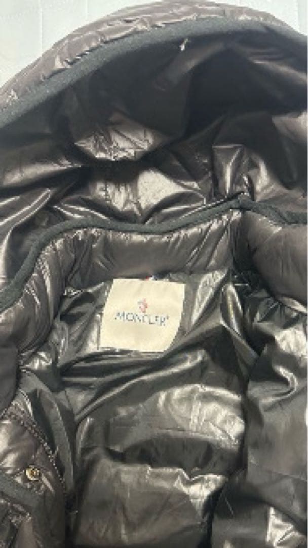 MONCLER 黒 ダウンジャケット フード付き　サイズ2