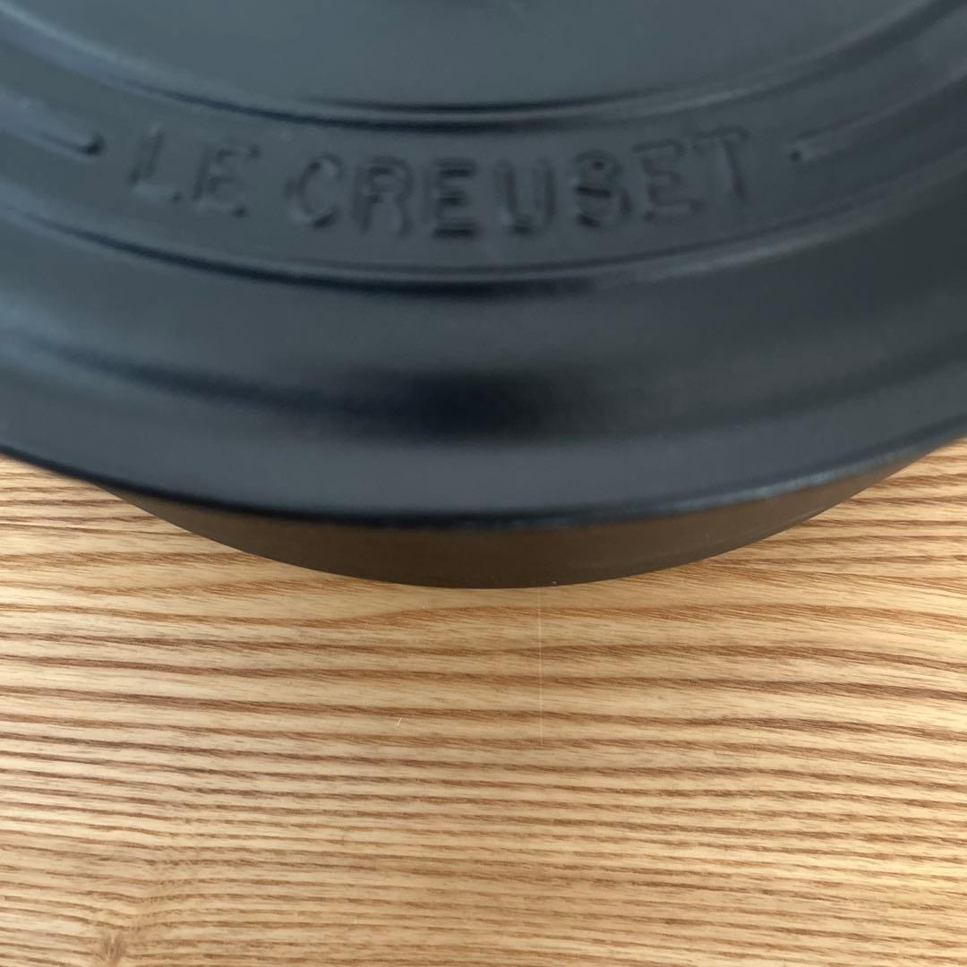 【廃盤　美品】　ル・クルーゼ　ココットオーバル　両手鍋　27㌢ マットブラック