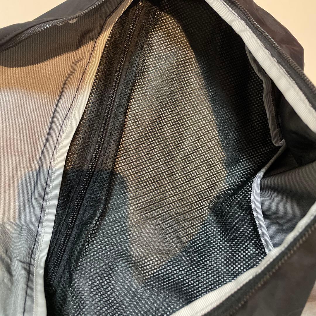 タイトブース ネイバーフッド15TH ROCKY ボディバッグ