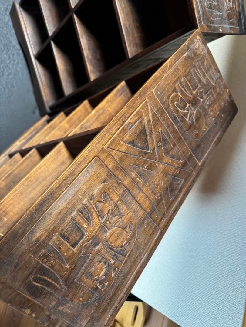 アジアン　バリ島　エスニック　ラック　彫刻