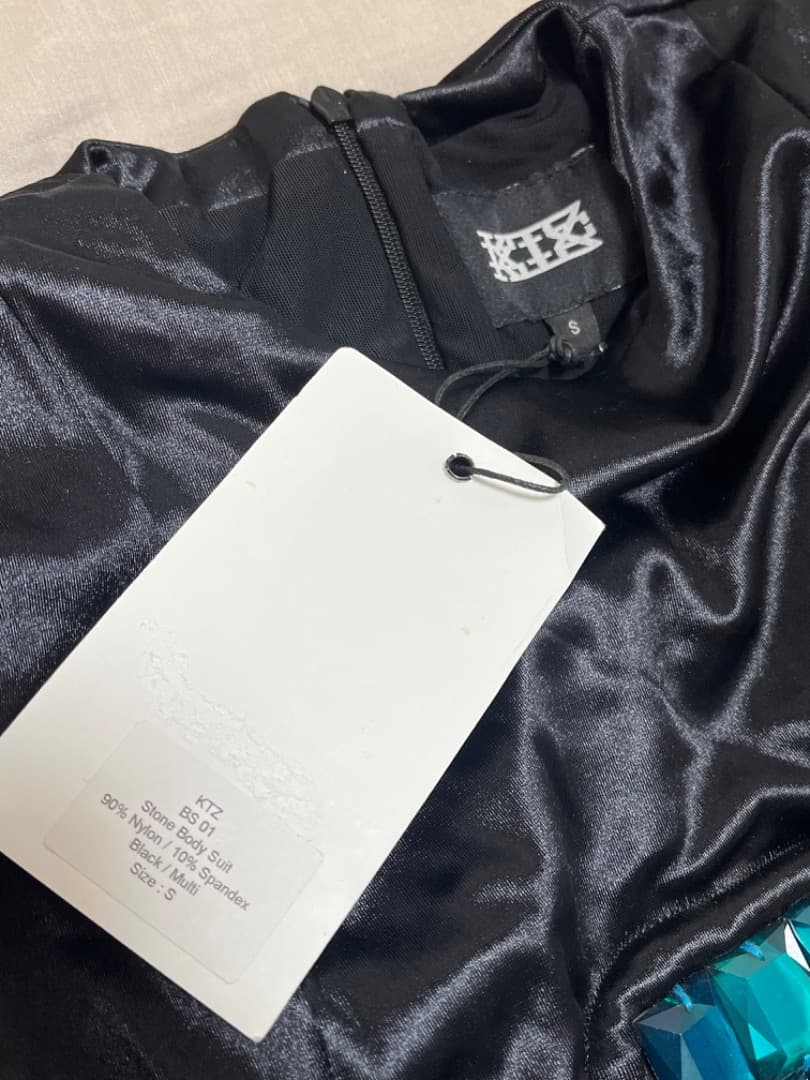 新品タグ付き KTZ ビジューボディスーツ