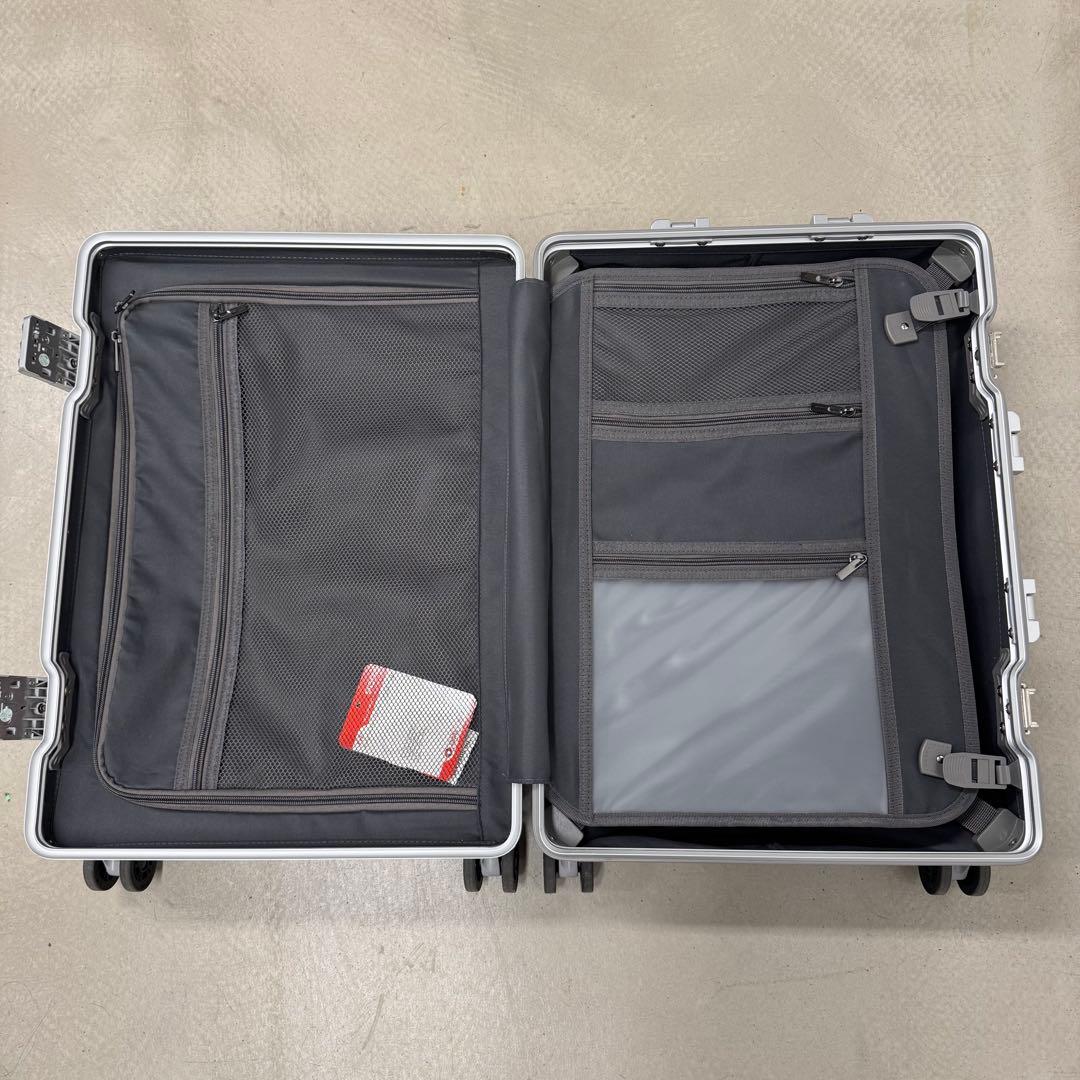 リベティ シルバー S 40L 機内持ち込み可能 Libetee