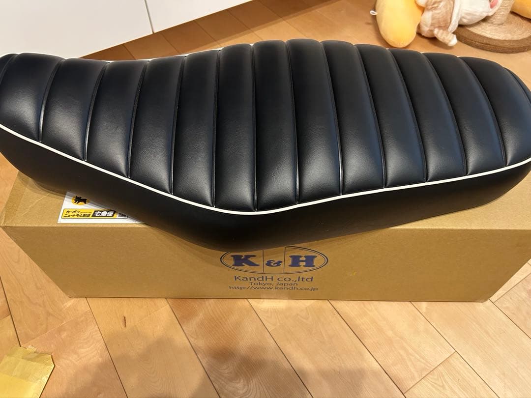 カワサキ W800 純正シート