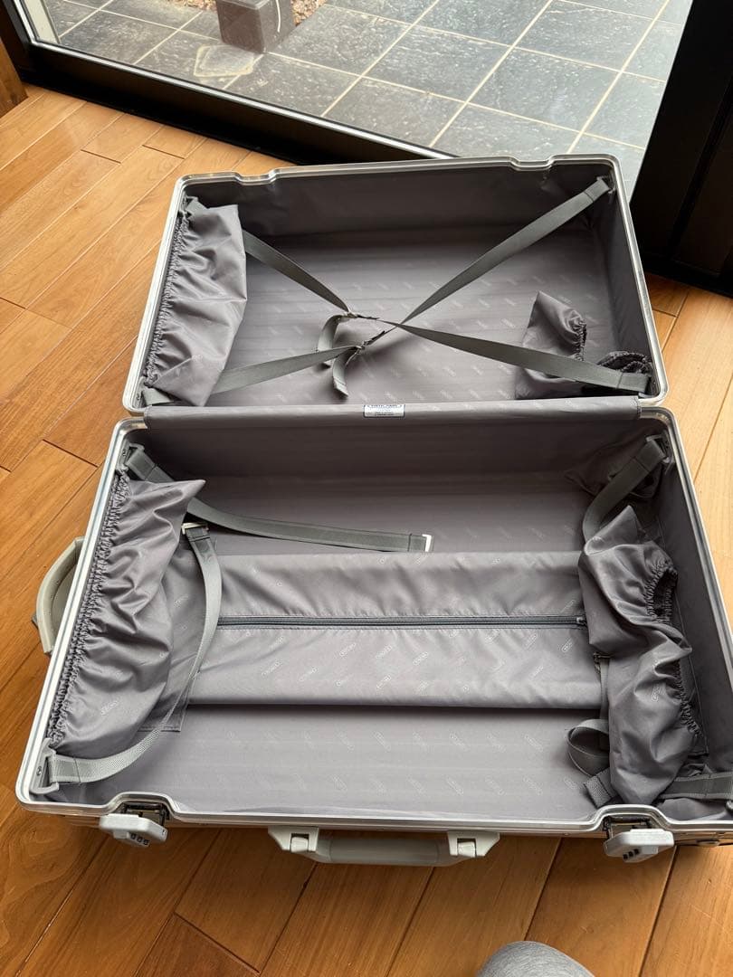 リモワ スーツケース 63Ｌ 旧ロゴ TSAロックなし クラシックフライト