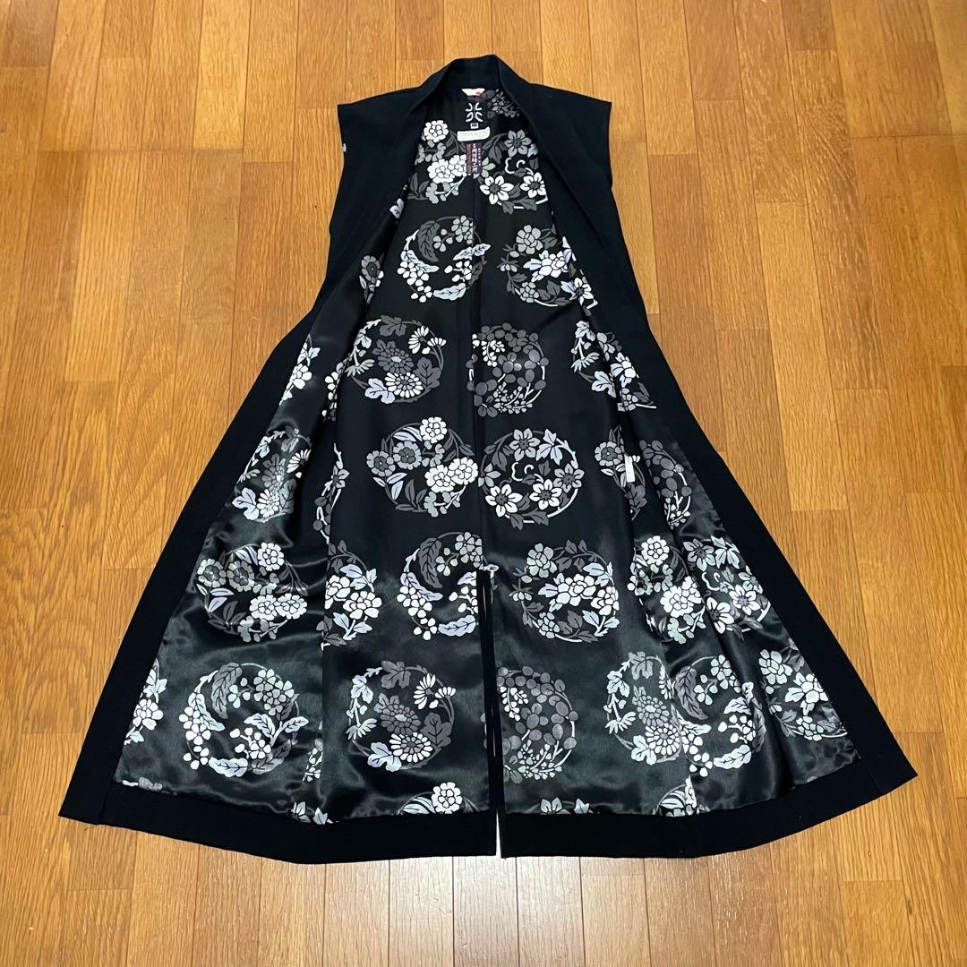 SOU•SOU 梳毛 羽織り 袷／ 濡羽色 × 花丸文様 ロングジレ S