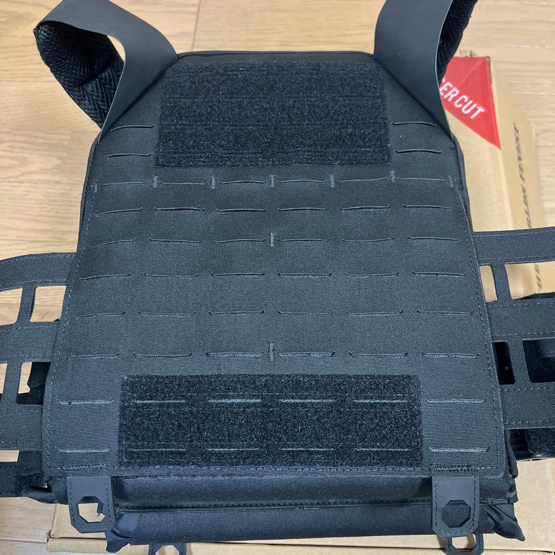 ウォーリアーアサルトシステム プレートキャリア ブラック レーザーカット