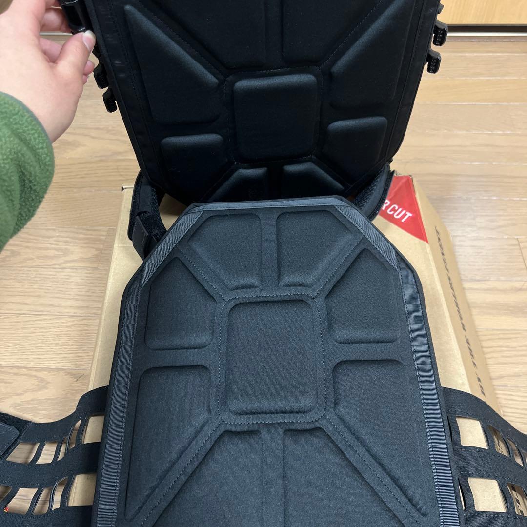 ウォーリアーアサルトシステム プレートキャリア ブラック レーザーカット