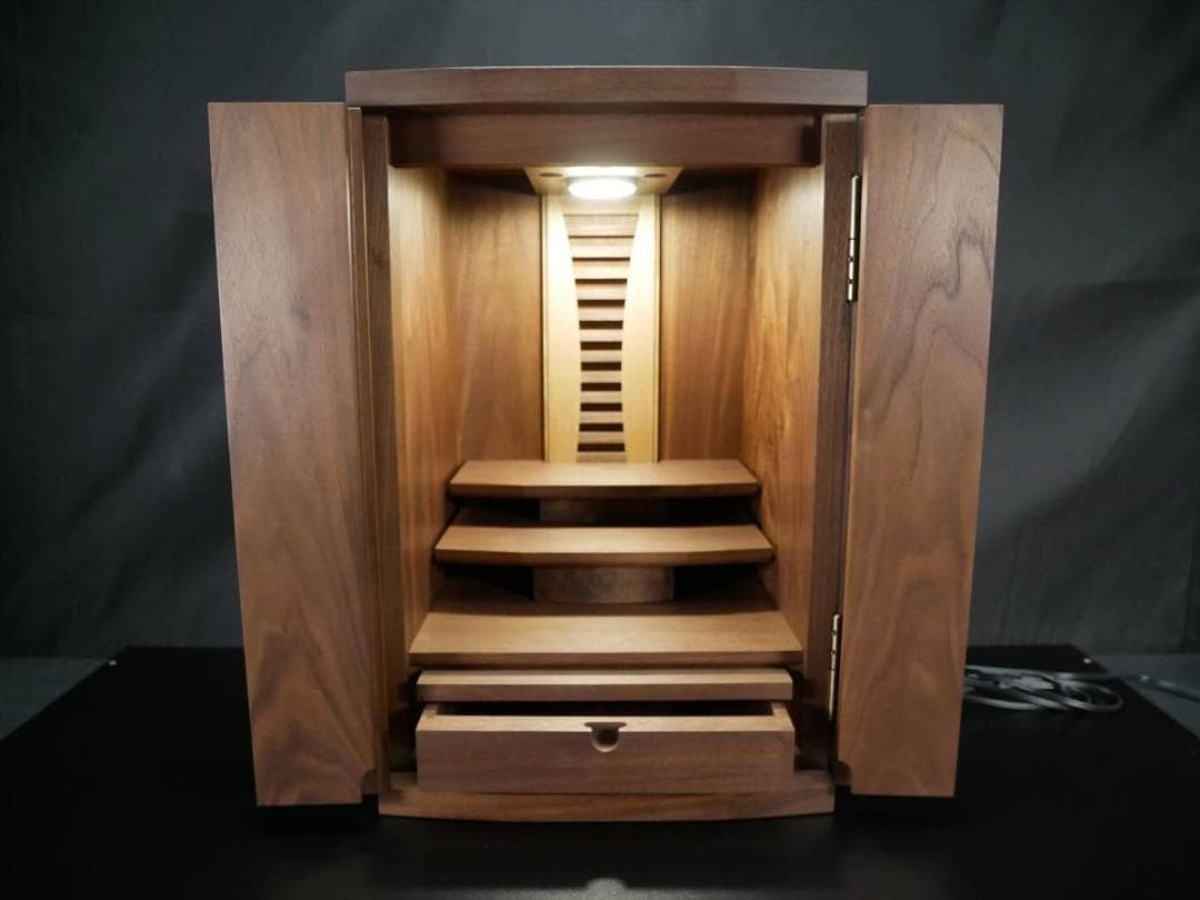 限定値下　新品　総無垢ウォールナットの家具調仏壇　最高級　国産　旭川産　3641