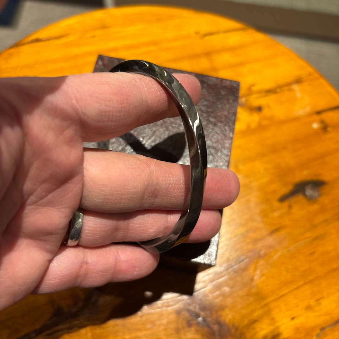 ばろ BRU NA BOINNE トルネードバングル