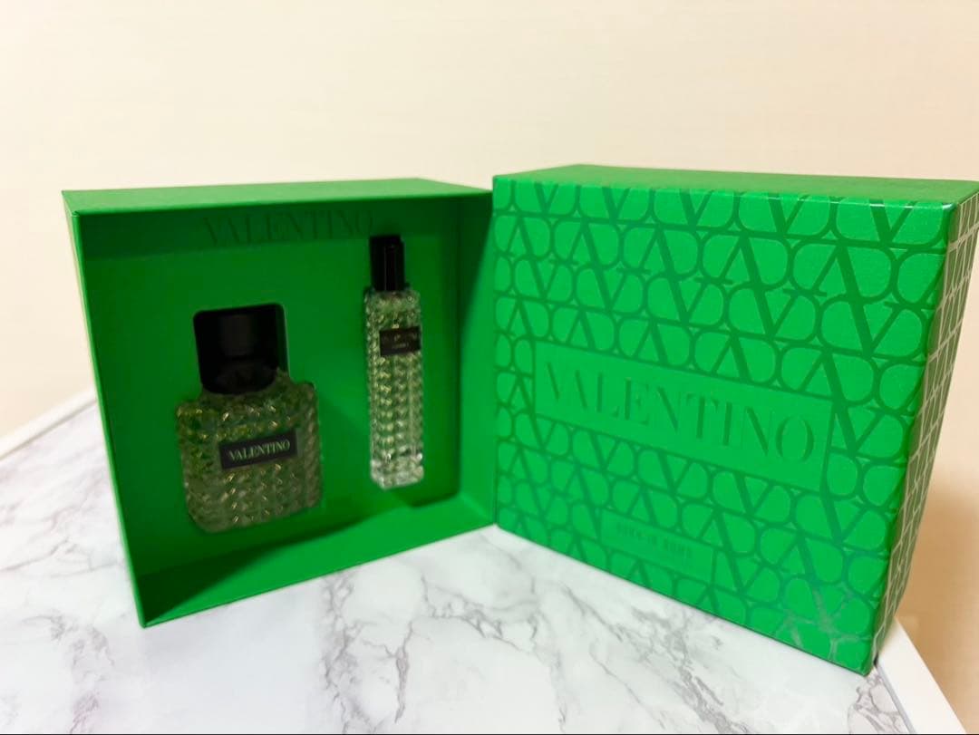 ⭐︎ヴァレンティノ⭐︎ドンナ ボーン イン ローマ GN せット 24 HO