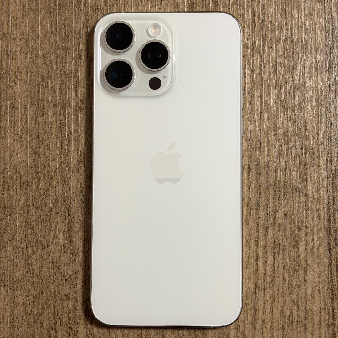 【美品】iPhone15 Pro Max 1TB ホワイトチタニウム 国内版