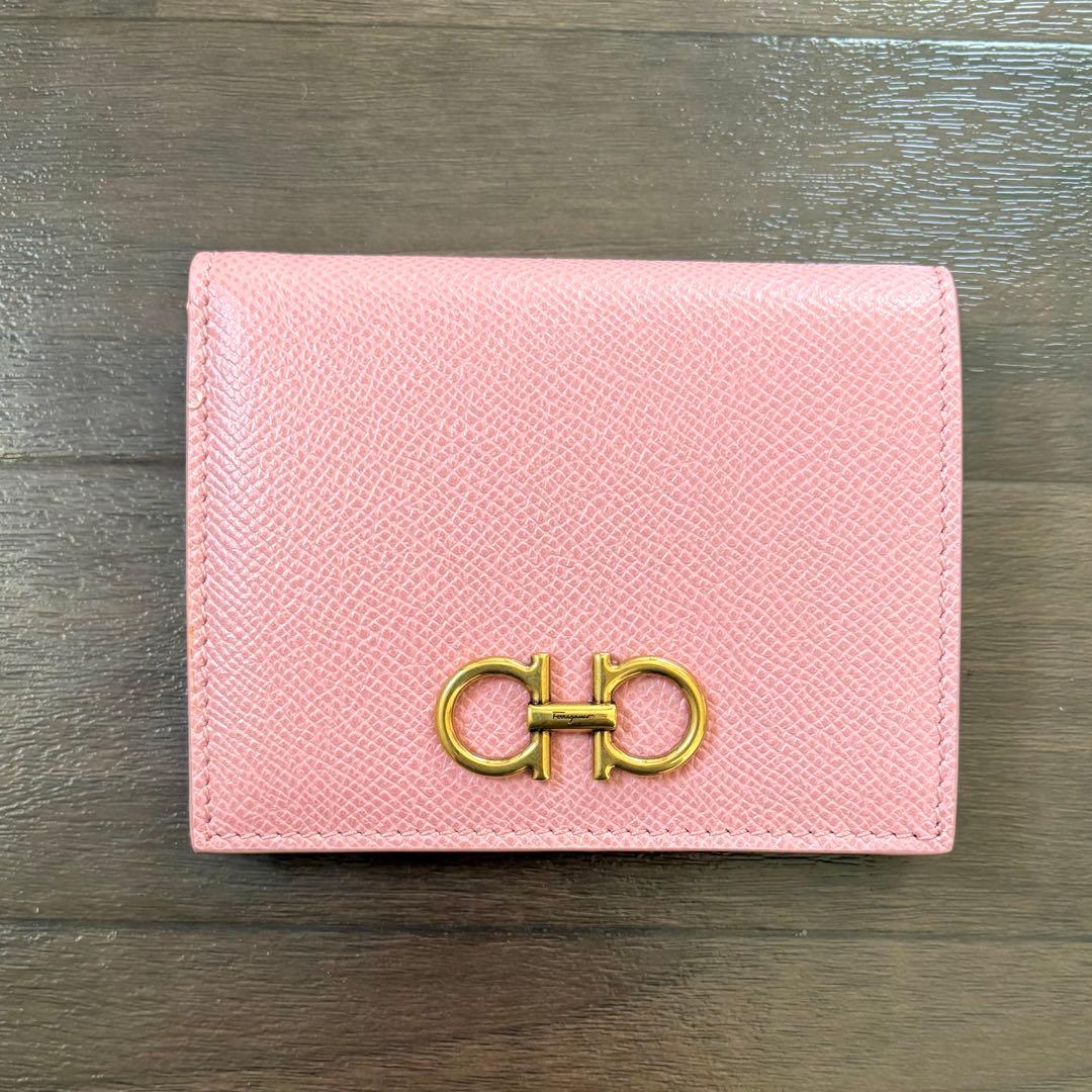 新品未使用　Salvatore Ferragamo フェラガモ財布